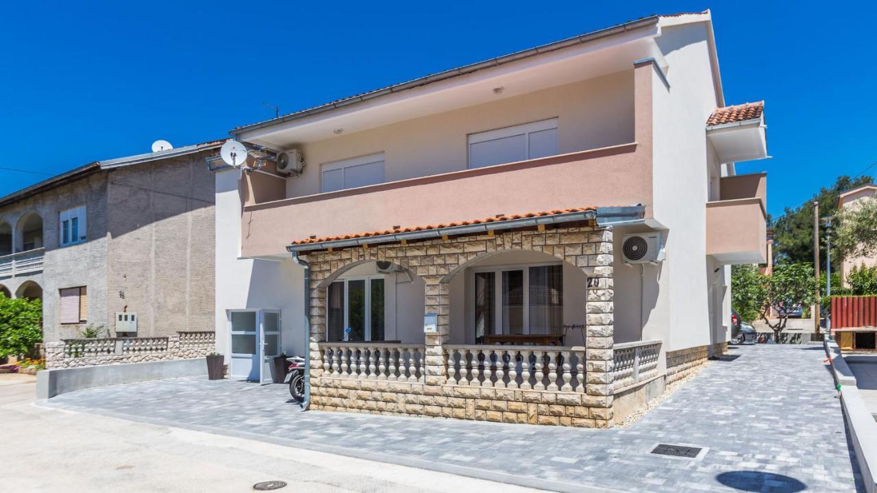 2Sis 2 Apartments Ζαντάρ Εξωτερικό φωτογραφία